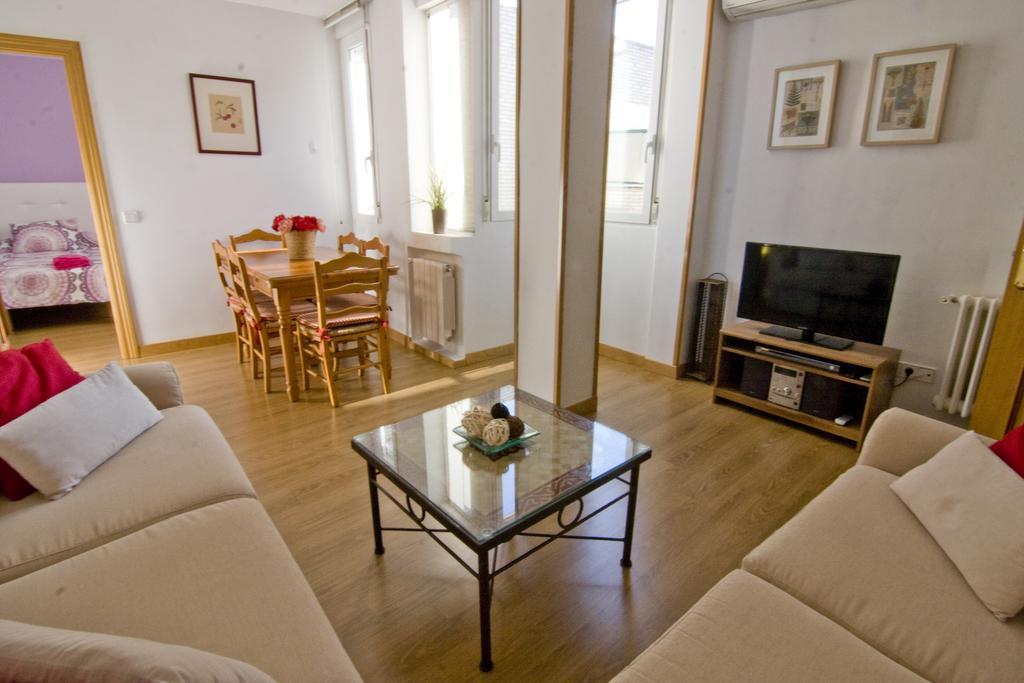 Atico Latina Apartment Madrid Exterior foto