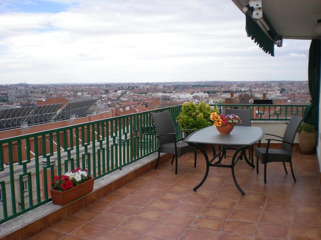 Atico Latina Apartment Madrid Exterior foto