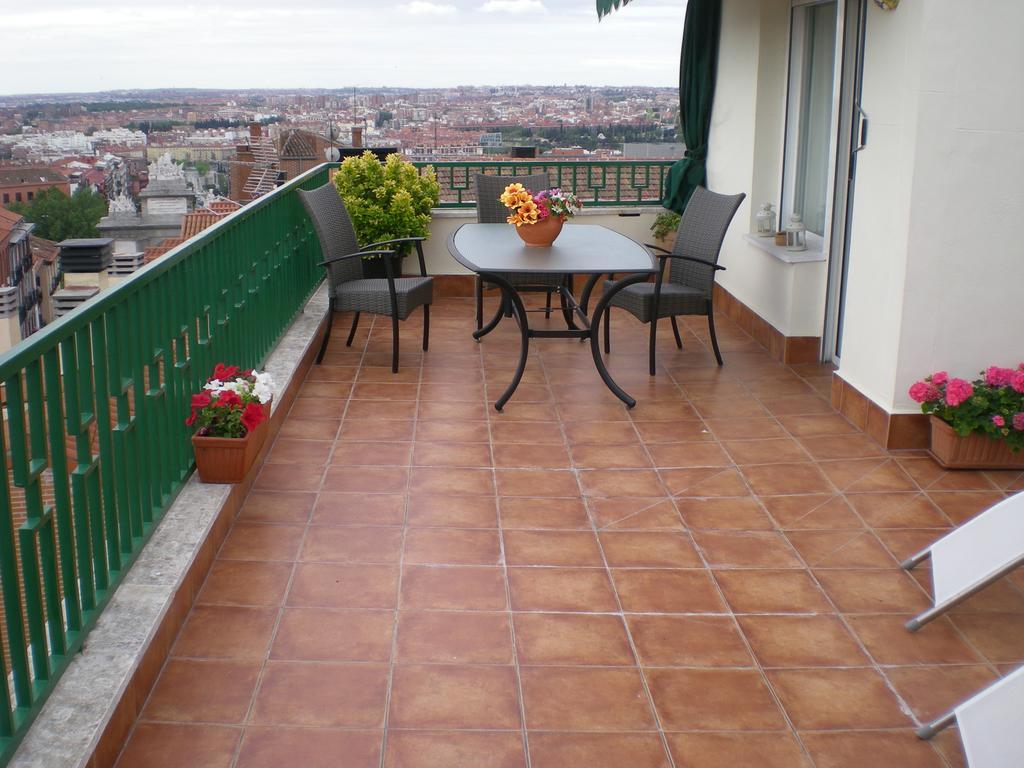 Atico Latina Apartment Madrid Exterior foto